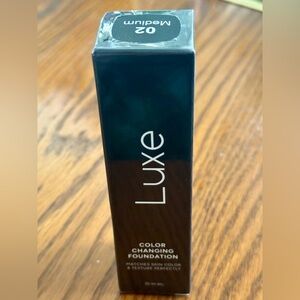 🔥LUXE Color changing foundation/skin care 30ml
